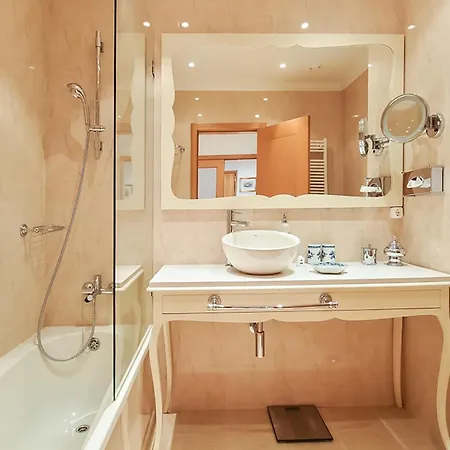 Haven In - Exquisite Floor With 7 Meters Balcony To The Largest Riverfront In Apartmán *