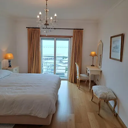Haven In - Exquisite 15th And Floor With Elevators, Air Conditioning And An Incredible View From The 7 Meters Balcony To The Longest Waterfront In アパート リスボン