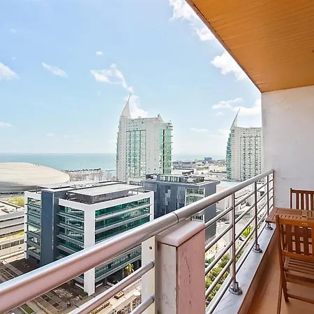 Apartament Haven In - Exquisite 15th And Floor With Elevators, Parking And An Incredible View From The 7 Meters Balcony To The Longest Waterfront In Lizbona