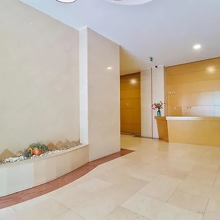 Haven In - Exquisite 15th And Floor With Elevators, Parking And An Incredible View From The 7 Meters Balcony To The Longest Waterfront In * Lisboa