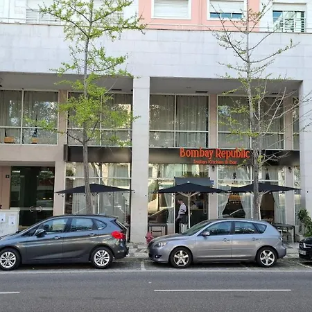 Haven In - Exquisite 15th And Floor With Elevators, Air Conditioning And An Incredible View From The 7 Meters Balcony To The Longest Waterfront In Lisboa