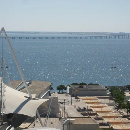 Haven In - Exquisite Floor With Air Conditioning, 7 Meters Balcony To The Longest Waterfront In Apartamento Lisboa