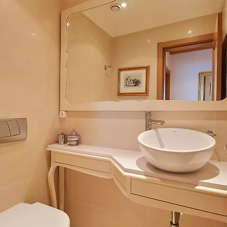 Haven In - Exquisite 15th And Floor With Elevators, Air Conditioning And An Incredible View From The 7 Meters Balcony To The Longest Waterfront In *